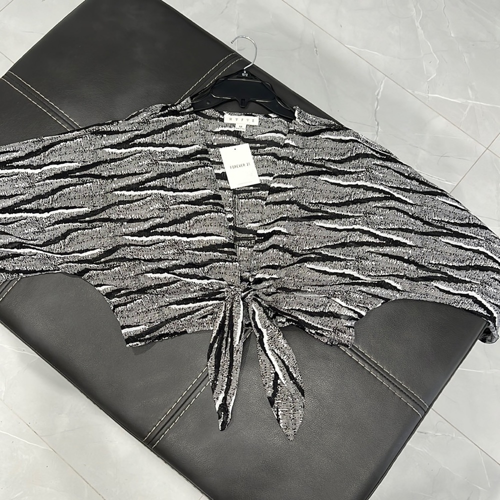 Woven top black/white with silver.